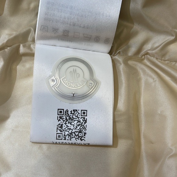 Authentic Moncler Resy Vest (brand New- Down) - Picture 6 of 7